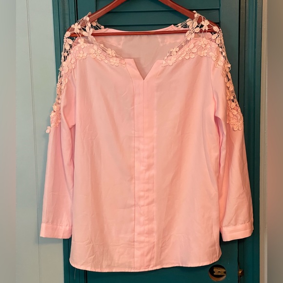 Pink lacy blouse - Picture 1 of 4